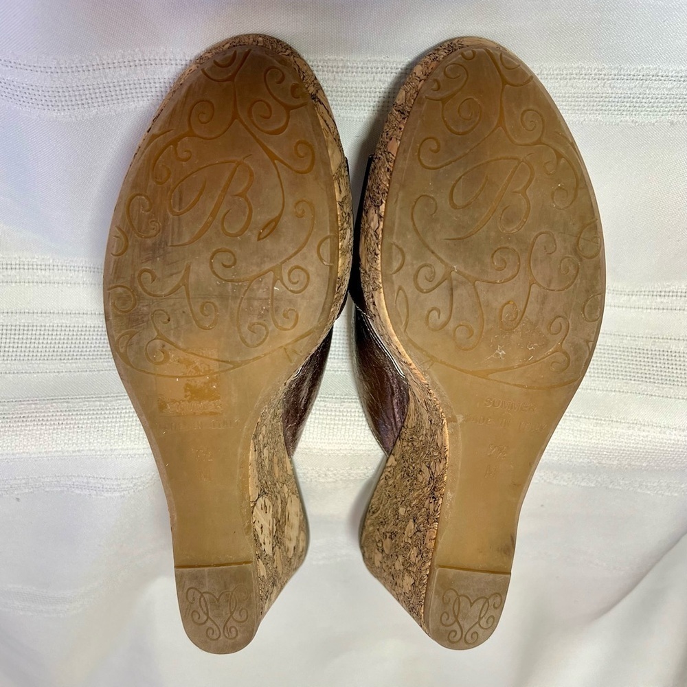Brighton Metallic Bronze Italian Leather Cork Platform Wedges Sz 7.5 EUC 
💥SALE💥 - Picture 10 of 13